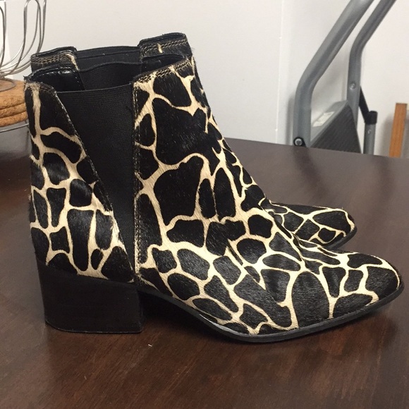 Giraffe ankle Boots - Picture 6 of 7